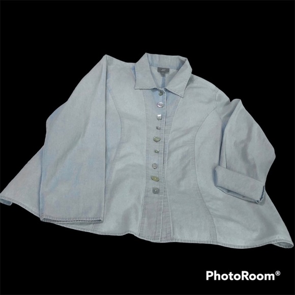 J. Jill Tops - J. Jill Chambray Pale Blue Swing Hem Decorative Button Down 100% Cotton Top M